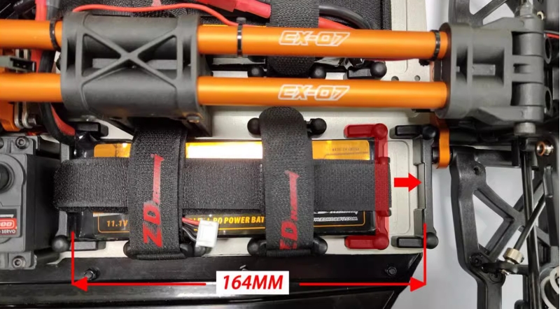 ZD Racing EX07 battery compartment details: